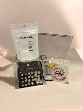 Jessica Simpson bundle see pic ⬆️